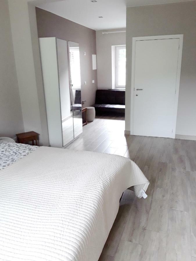 Le Jardin Du Bord De Meuse Bed & Breakfast Namur Exterior photo